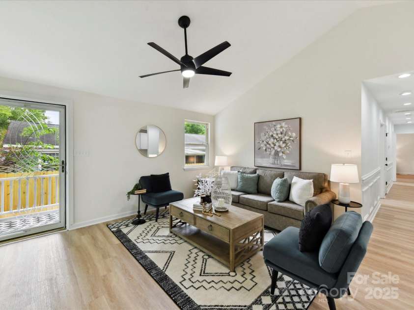 2017 Brewton Drive, Charlotte, NC 28206.  MLS# CAR4265702, YatesRealty ID 34269. Welcome to 2017 Brewton Drive - an updated 3 BR/2 bath brick ranch located minutes to Camp North End & Uptown! The main living area features a vaulted ceiling & two lovely bay windows that bring in great natural light.