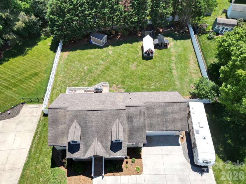 731 Jennings Road, Statesville, NC 28625.  MLS# CAR4393890, YatesRealty ID 34269. 