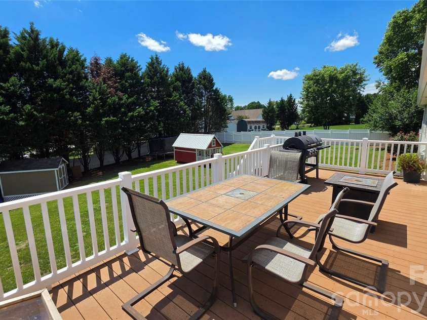 731 Jennings Road, Statesville, NC 28625.  MLS# CAR4393890, YatesRealty ID 34269. 