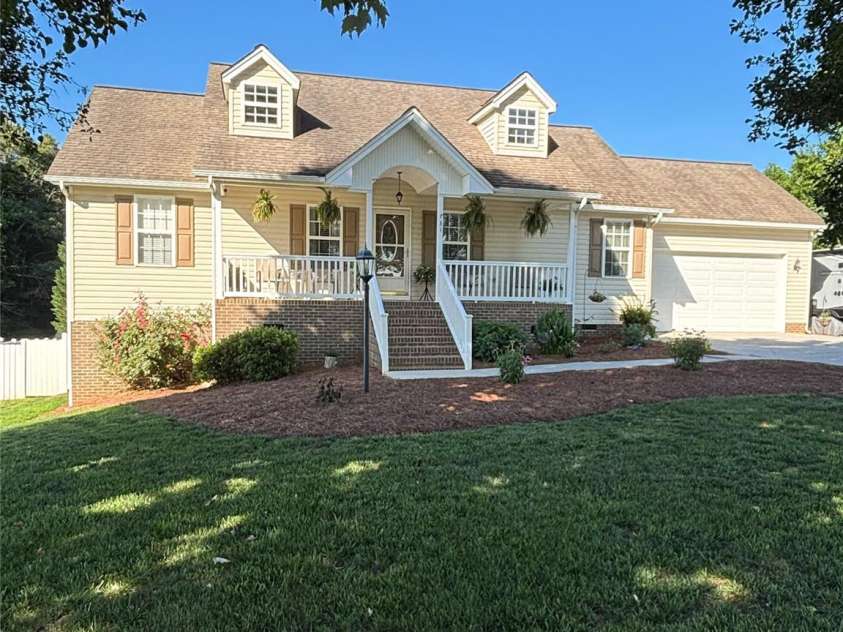 731 Jennings Road, Statesville, NC 28625.  MLS# CAR4393890, YatesRealty ID 34269. 