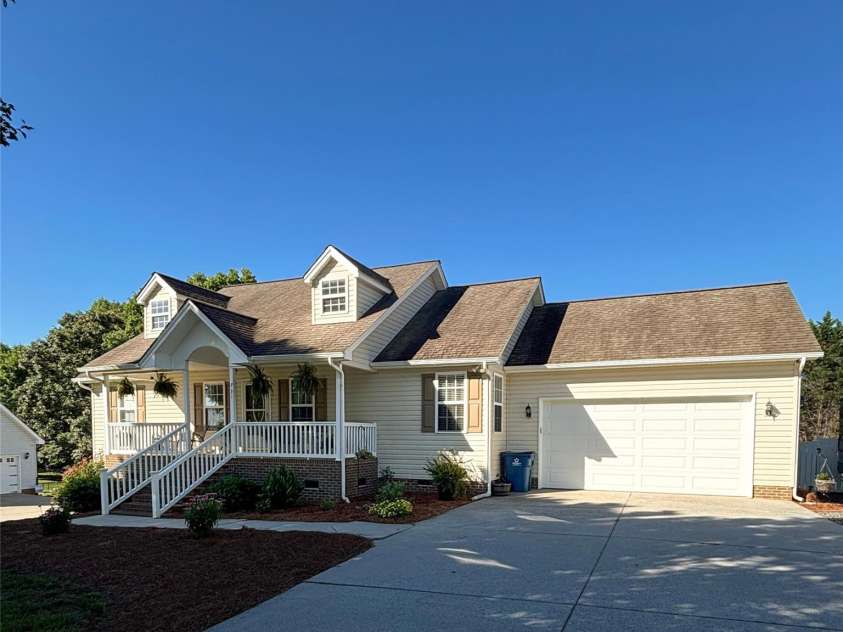 731 Jennings Road, Statesville, NC 28625.  MLS# CAR4393890, YatesRealty ID 34269. 