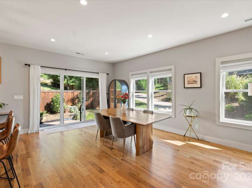 152 Joyner Avenue, Asheville, NC 28806.  MLS# CAR4302558, YatesRealty ID 3427. 