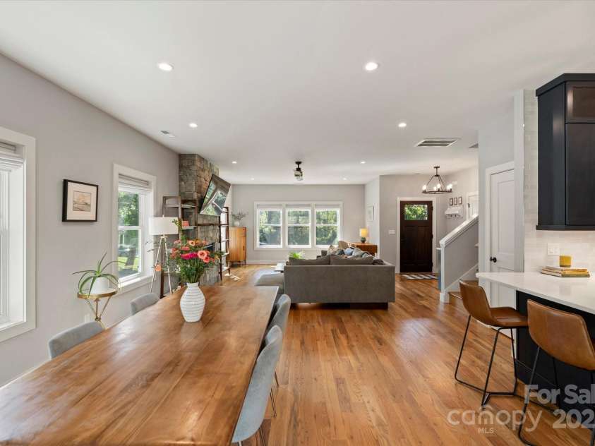 152 Joyner Avenue, Asheville, NC 28806.  MLS# CAR4302558, YatesRealty ID 3427. 