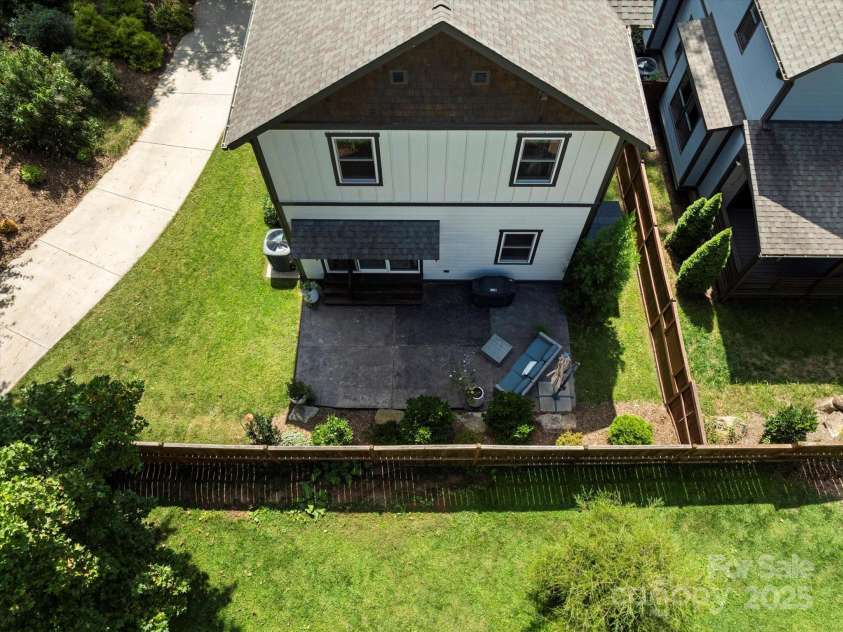 152 Joyner Avenue, Asheville, NC 28806.  MLS# CAR4302558, YatesRealty ID 3427. 