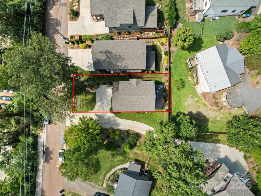 152 Joyner Avenue, Asheville, NC 28806.  MLS# CAR4302558, YatesRealty ID 3427. 