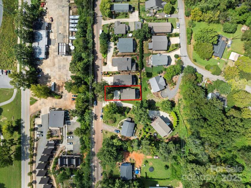 152 Joyner Avenue, Asheville, NC 28806.  MLS# CAR4302558, YatesRealty ID 3427. 