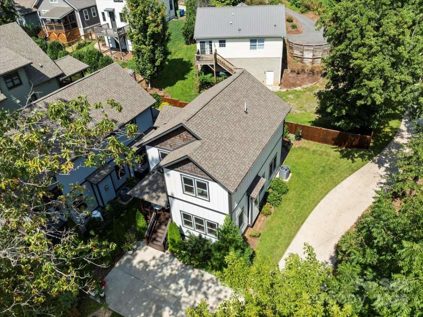 152 Joyner Avenue, Asheville, NC 28806.  MLS# CAR4302558, YatesRealty ID 3427. 