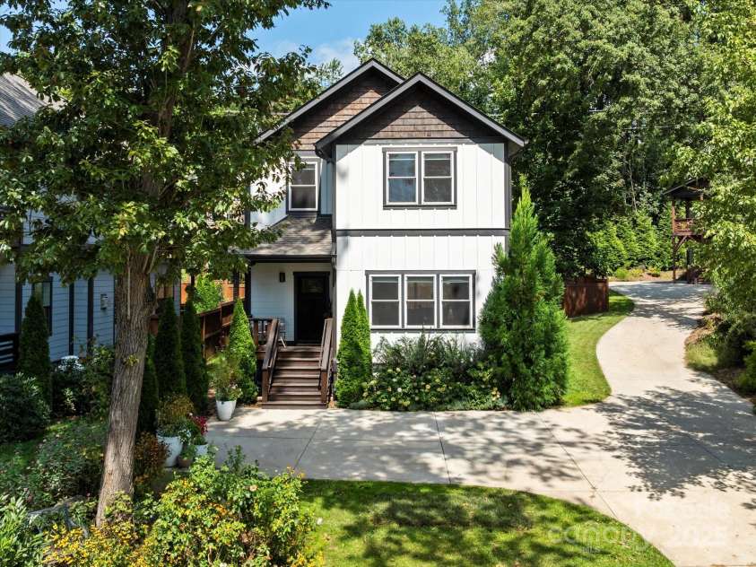 152 Joyner Avenue, Asheville, NC 28806.  MLS# CAR4302558, YatesRealty ID 3427. 