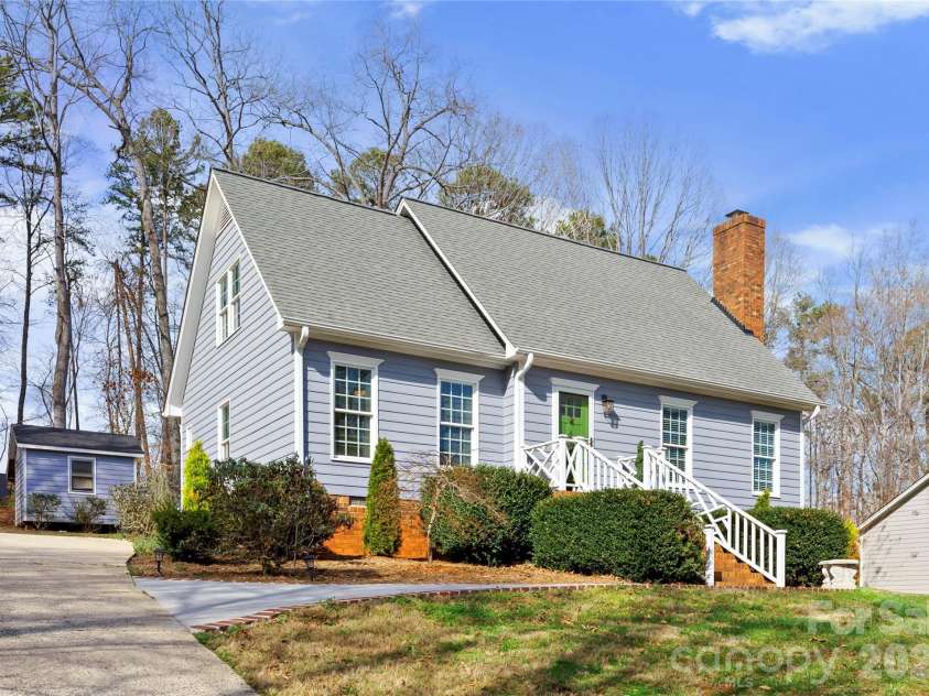 39 Bowen Drive, Belmont, NC 28012.  MLS# CAR4353669, YatesRealty ID 3427. 