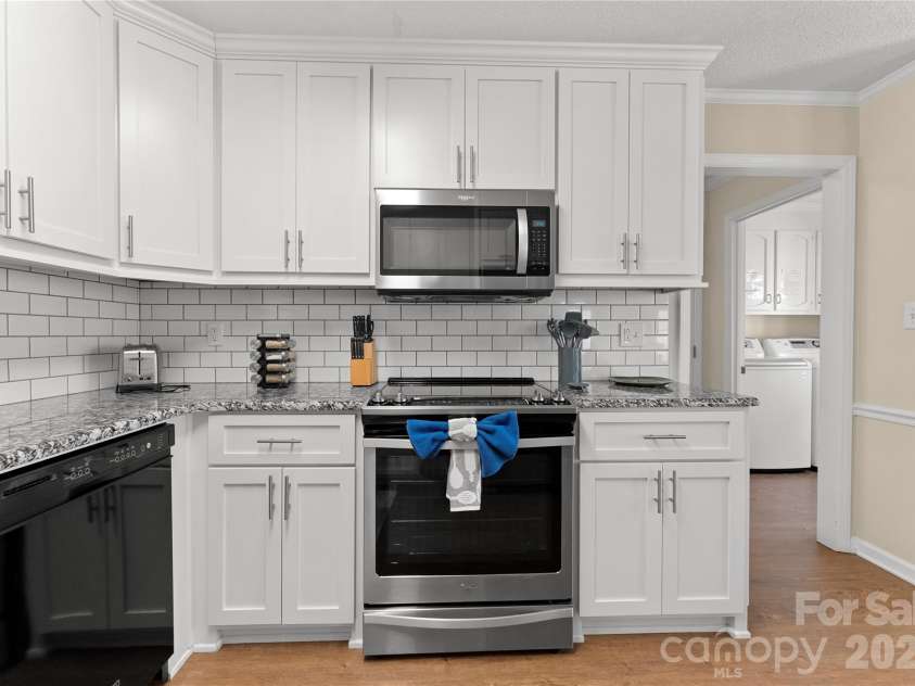 39 Bowen Drive, Belmont, NC 28012.  MLS# CAR4353669, YatesRealty ID 3427. 