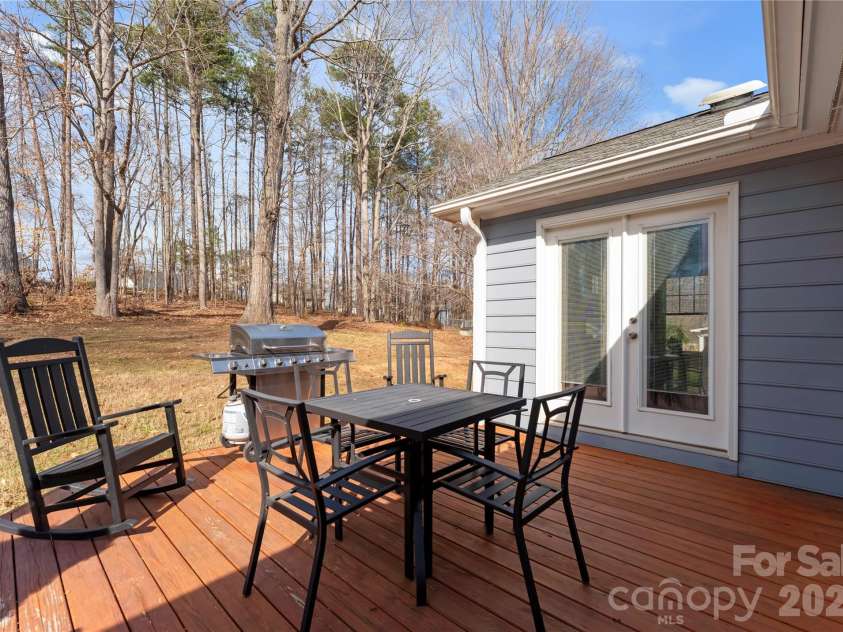 39 Bowen Drive, Belmont, NC 28012.  MLS# CAR4353669, YatesRealty ID 3427. 