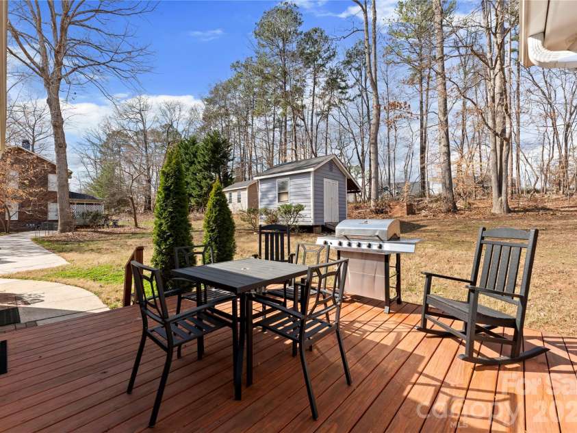 39 Bowen Drive, Belmont, NC 28012.  MLS# CAR4353669, YatesRealty ID 3427. 