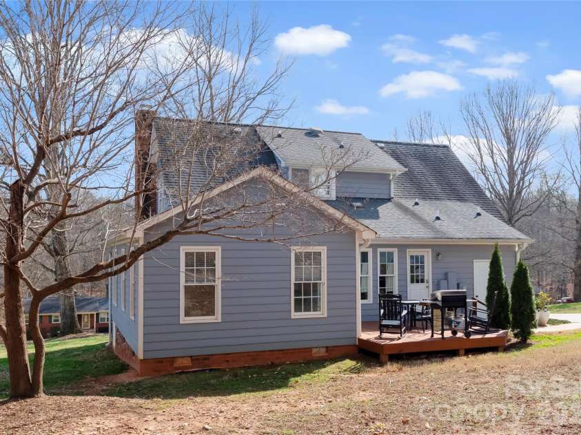 39 Bowen Drive, Belmont, NC 28012.  MLS# CAR4353669, YatesRealty ID 3427. 