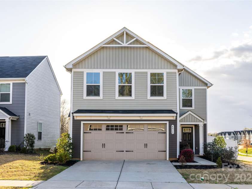 4013 Bowline Drive, Charlotte, NC 28269.  MLS# CAR4237357, YatesRealty ID 3427. 