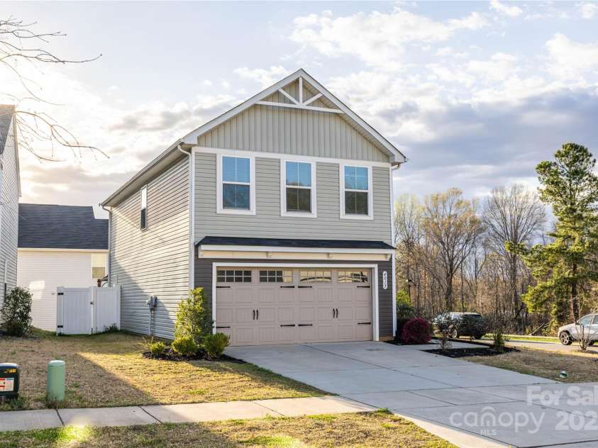 4013 Bowline Drive, Charlotte, NC 28269.  MLS# CAR4237357, YatesRealty ID 3427. 