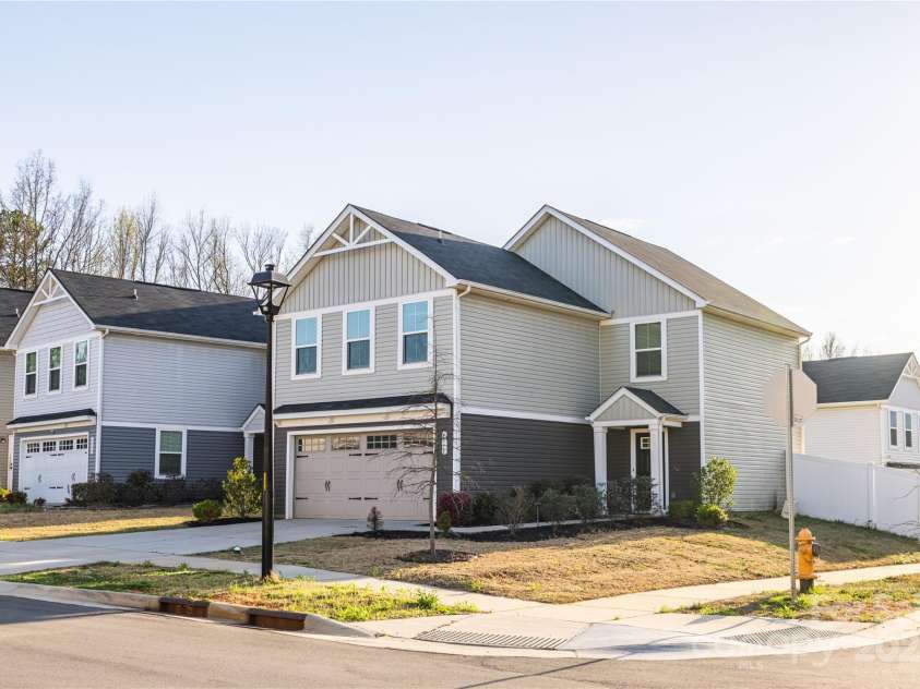 4013 Bowline Drive, Charlotte, NC 28269.  MLS# CAR4237357, YatesRealty ID 3427. 