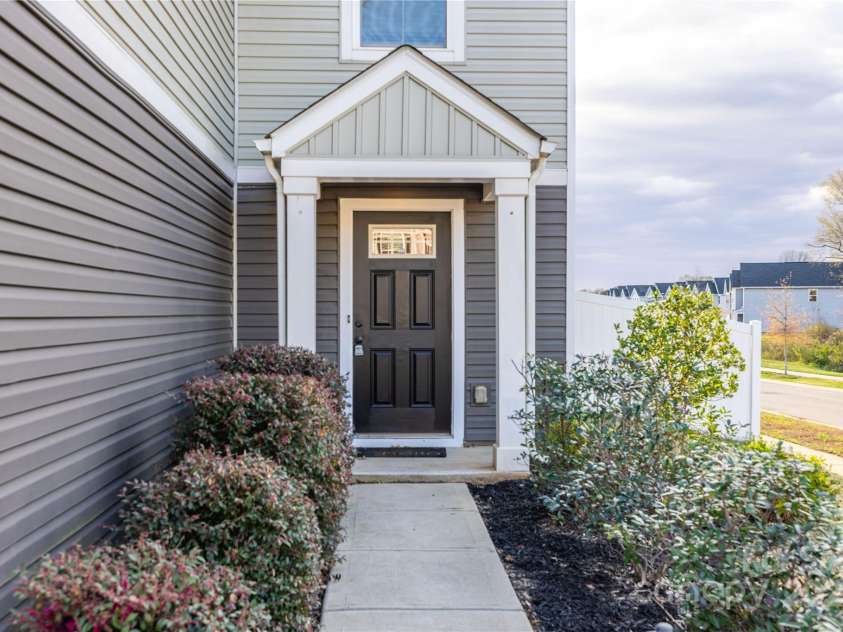 4013 Bowline Drive, Charlotte, NC 28269.  MLS# CAR4237357, YatesRealty ID 3427. 