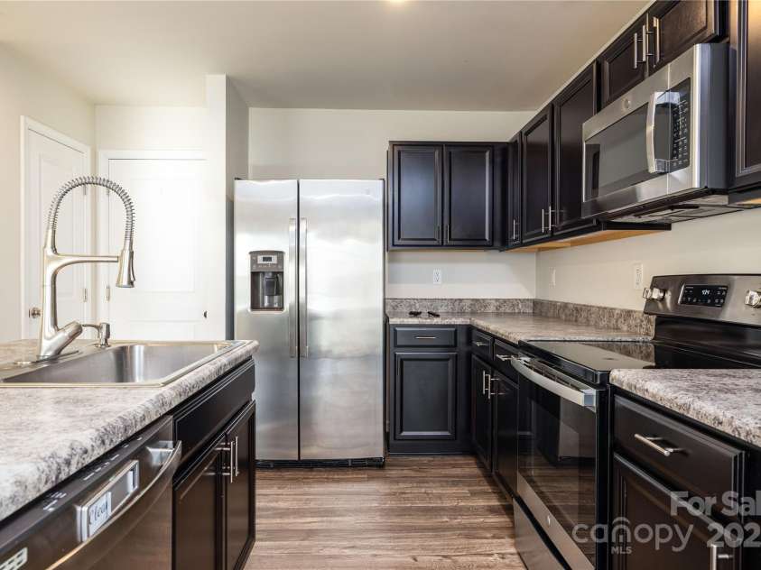 4013 Bowline Drive, Charlotte, NC 28269.  MLS# CAR4237357, YatesRealty ID 3427. 