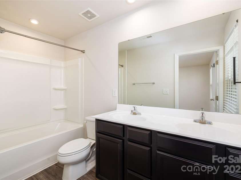 4013 Bowline Drive, Charlotte, NC 28269.  MLS# CAR4237357, YatesRealty ID 3427. 