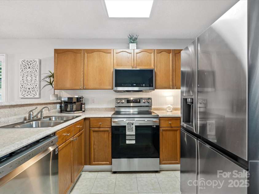 520 Fenton Place, Rock Hill, SC 29732.  MLS# CAR4282082, YatesRealty ID 34270. 