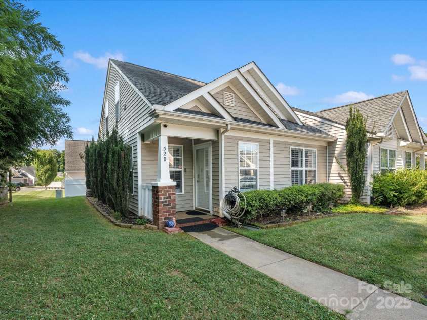 520 Fenton Place, Rock Hill, SC 29732.  MLS# CAR4282082, YatesRealty ID 34270. 