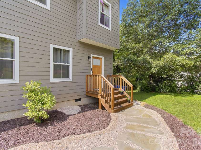 777 High Street, Canton, NC 28716.  MLS# CAR4397764, YatesRealty ID 34270. 