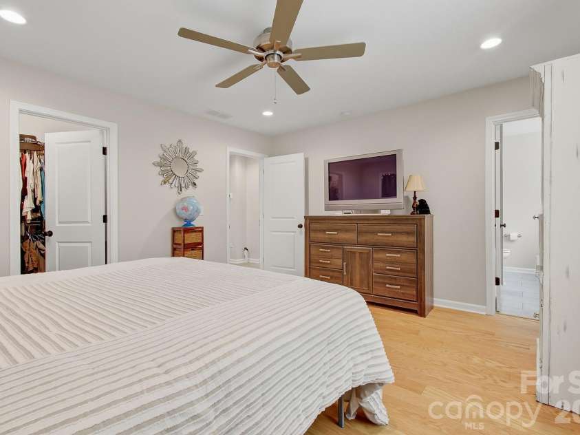 777 High Street, Canton, NC 28716.  MLS# CAR4397764, YatesRealty ID 34270. 