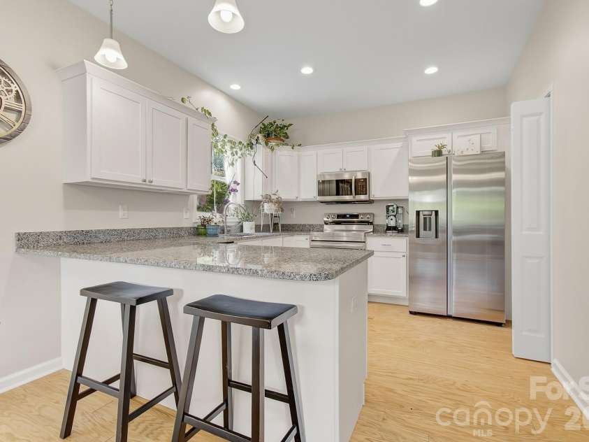 777 High Street, Canton, NC 28716.  MLS# CAR4397764, YatesRealty ID 34270. 