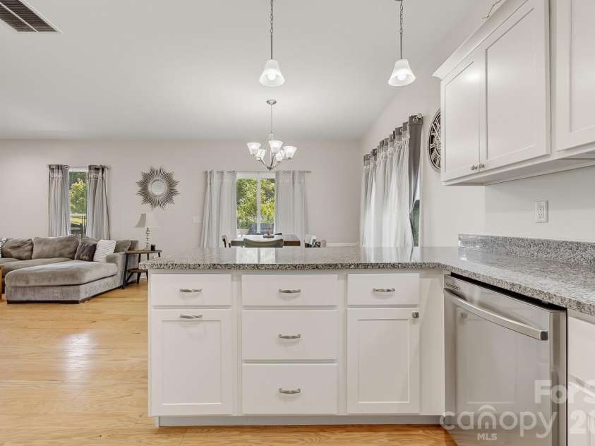 777 High Street, Canton, NC 28716.  MLS# CAR4397764, YatesRealty ID 34270. 