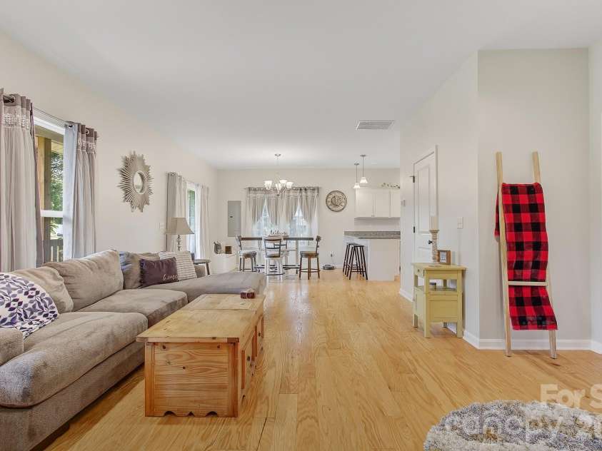 777 High Street, Canton, NC 28716.  MLS# CAR4397764, YatesRealty ID 34270. 