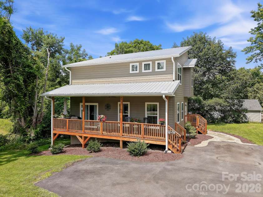 777 High Street, Canton, NC 28716.  MLS# CAR4397764, YatesRealty ID 34270. 
