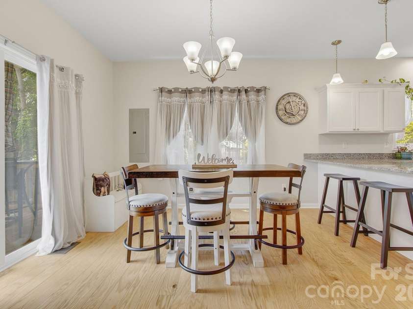 777 High Street, Canton, NC 28716.  MLS# CAR4397764, YatesRealty ID 34270. Dining and bar area