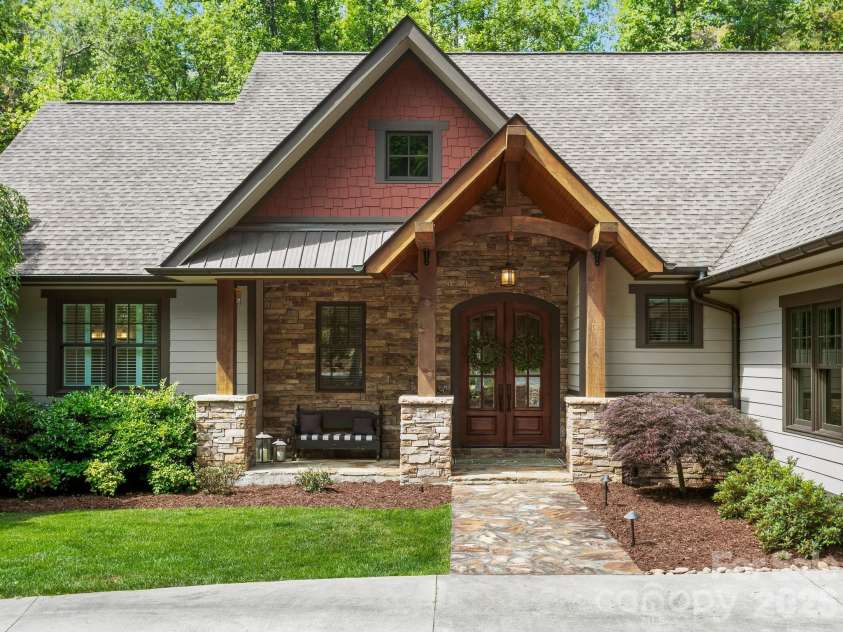 80 Highlander Falls Way, Zirconia, NC 28790.  MLS# CAR4392428, YatesRealty ID 34272. 
