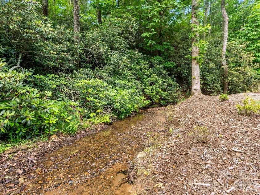 80 Highlander Falls Way, Zirconia, NC 28790.  MLS# CAR4392428, YatesRealty ID 34272. 