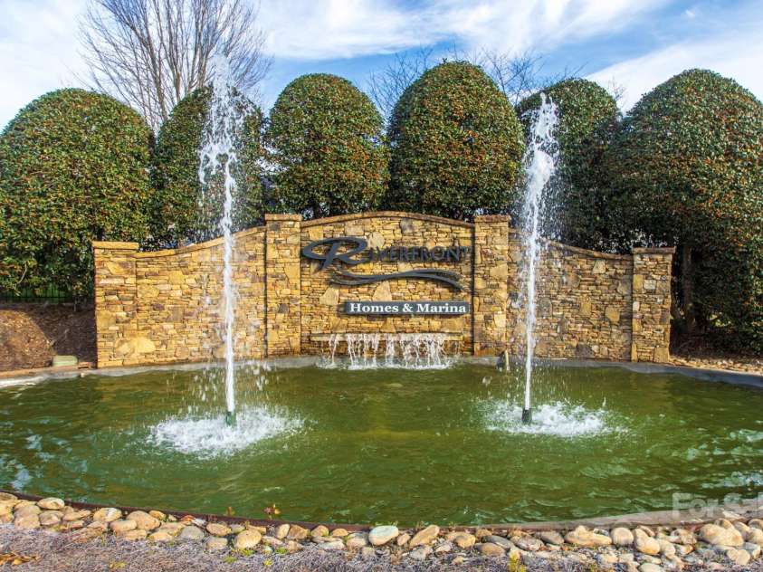 140 Rock Ridge Lane, Mount Holly, NC 28120.  MLS# CAR4282855, YatesRealty ID 34273. 