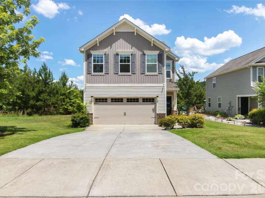 824 Alta Way, Kannapolis, NC 28081.  MLS# CAR4397282, YatesRealty ID 34273. 