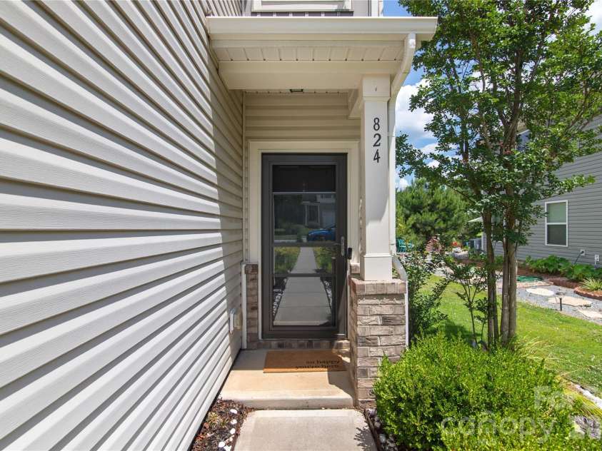 824 Alta Way, Kannapolis, NC 28081.  MLS# CAR4397282, YatesRealty ID 34273. 
