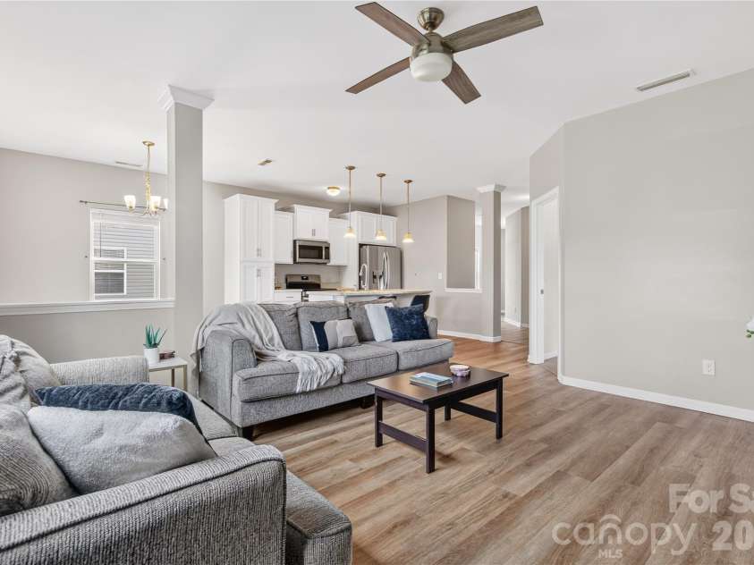 824 Alta Way, Kannapolis, NC 28081.  MLS# CAR4397282, YatesRealty ID 34273. 