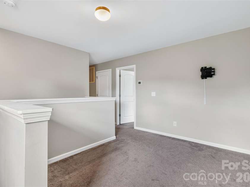824 Alta Way, Kannapolis, NC 28081.  MLS# CAR4397282, YatesRealty ID 34273. 