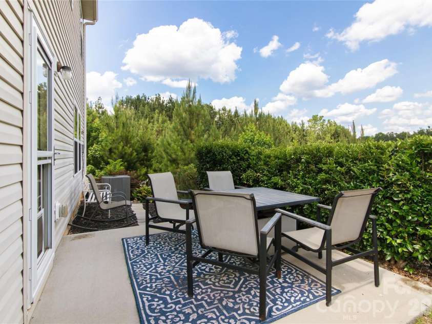 824 Alta Way, Kannapolis, NC 28081.  MLS# CAR4397282, YatesRealty ID 34273. 