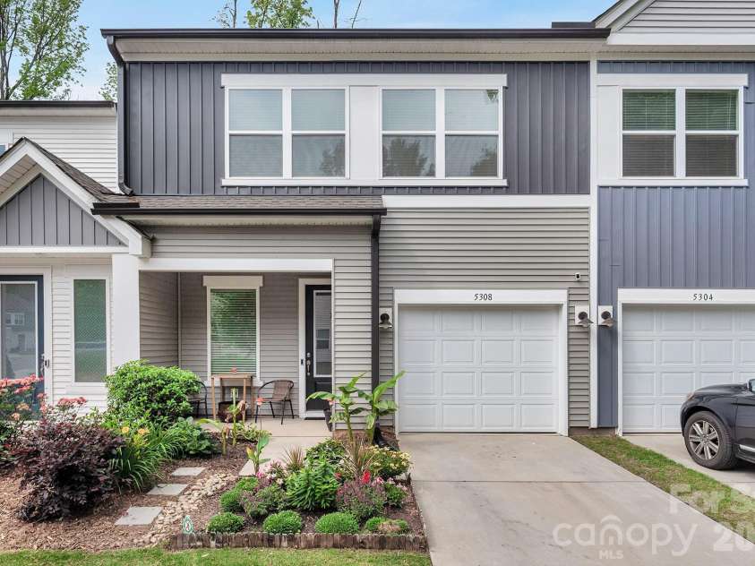 5308 Somerset Hill Lane, Charlotte, NC 28269.  MLS# CAR4378589, YatesRealty ID 34274. 
