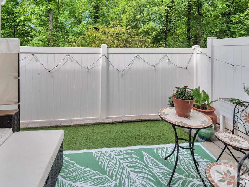 5308 Somerset Hill Lane, Charlotte, NC 28269.  MLS# CAR4378589, YatesRealty ID 34274. 