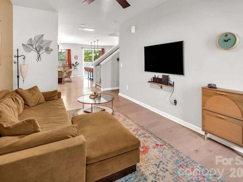 5308 Somerset Hill Lane, Charlotte, NC 28269.  MLS# CAR4378589, YatesRealty ID 34274. 