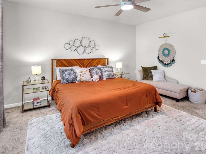 5308 Somerset Hill Lane, Charlotte, NC 28269.  MLS# CAR4378589, YatesRealty ID 34274. 