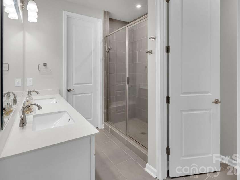5308 Somerset Hill Lane, Charlotte, NC 28269.  MLS# CAR4378589, YatesRealty ID 34274. 