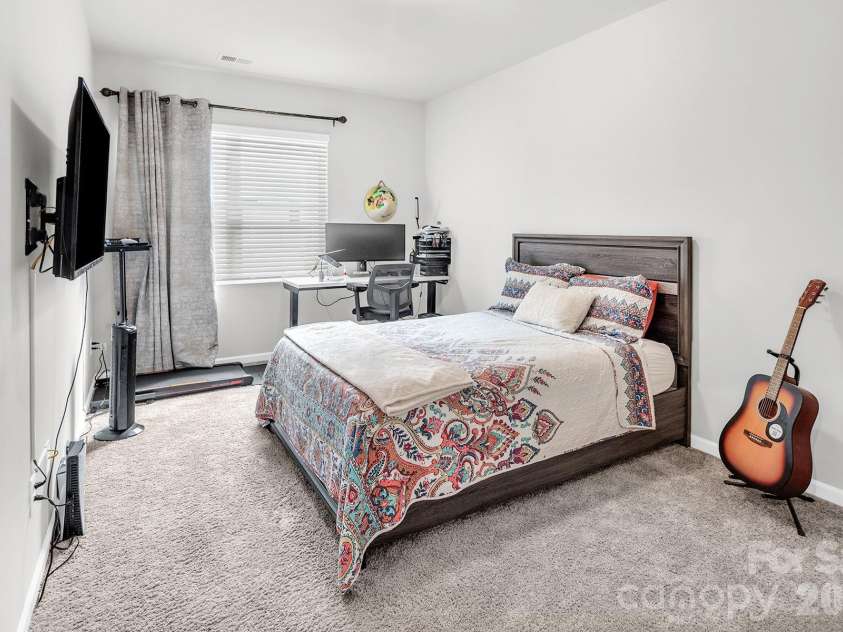 5308 Somerset Hill Lane, Charlotte, NC 28269.  MLS# CAR4378589, YatesRealty ID 34274. 