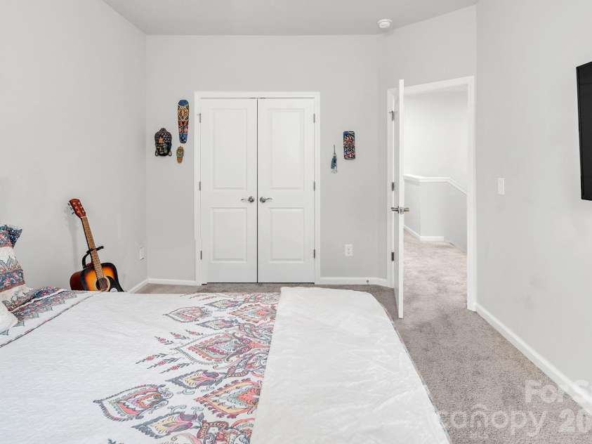 5308 Somerset Hill Lane, Charlotte, NC 28269.  MLS# CAR4378589, YatesRealty ID 34274. 