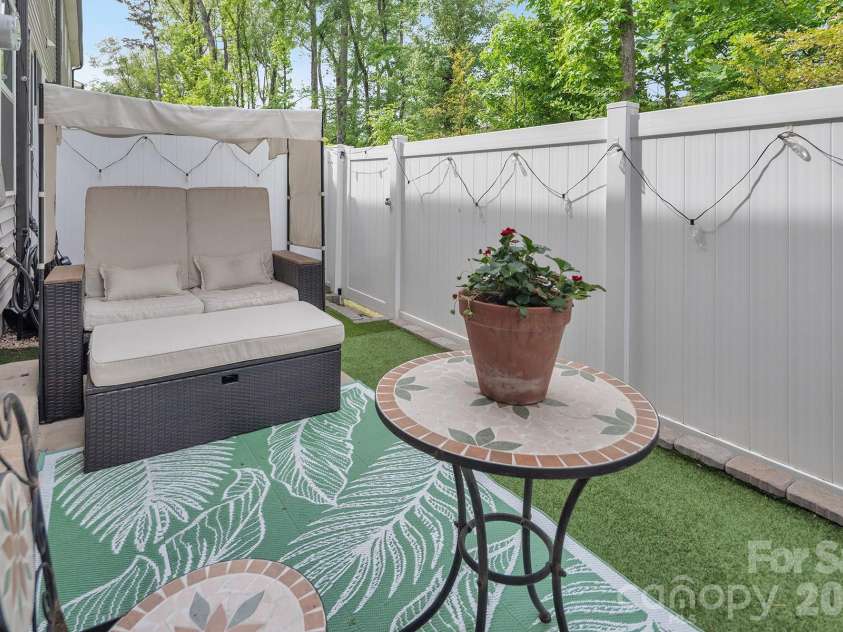 5308 Somerset Hill Lane, Charlotte, NC 28269.  MLS# CAR4378589, YatesRealty ID 34274. 