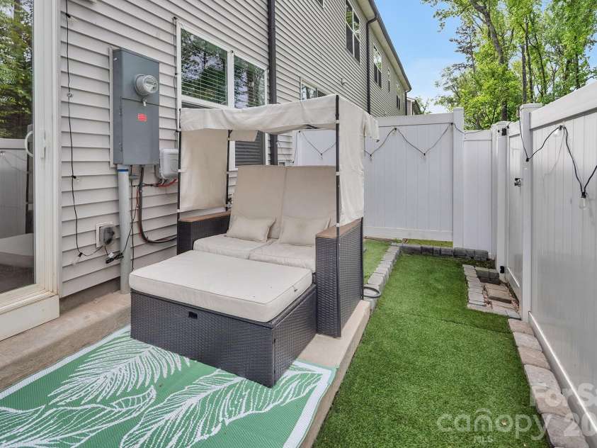 5308 Somerset Hill Lane, Charlotte, NC 28269.  MLS# CAR4378589, YatesRealty ID 34274. 