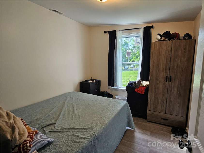 533-B Hill Street, Lenoir, NC 28645.  MLS# CAR4275769, YatesRealty ID 34277. 